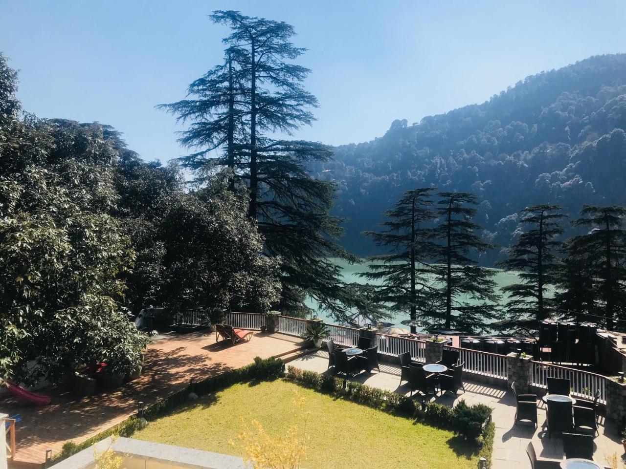 Season Hotel Nainital Exterior foto